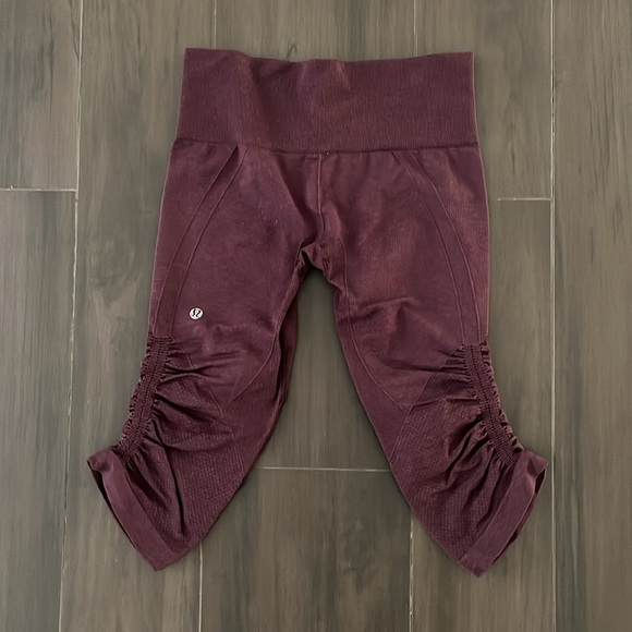 Lululemon In The Flow Crop II Heathered Bordeaux Drama - Picture 4 of 6